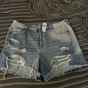 American Eagle distressed denim shorts. Size 16. Non stretch, never worn.